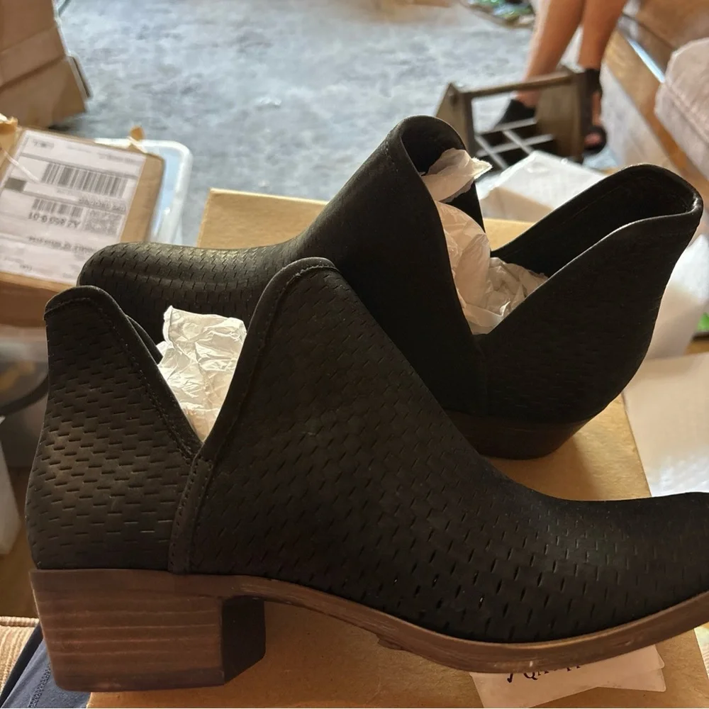 Lucky Brand LK-Bailey Ankle Leather Boot Size 9.5 M NEW - Picture 2 of 3